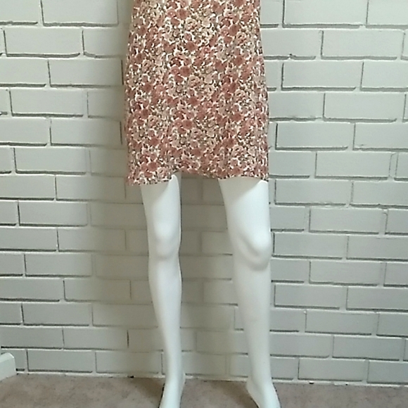 Forever 21 Floral Sleeveless Mini Sun Dress. Size Medium - Picture 3 of 10